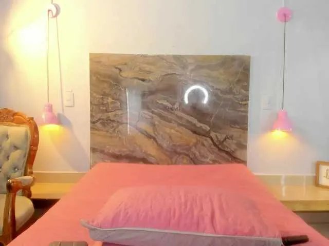 Offline Alessia12- on BongaCams