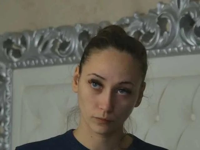 Offline AliceMunro on BongaCams