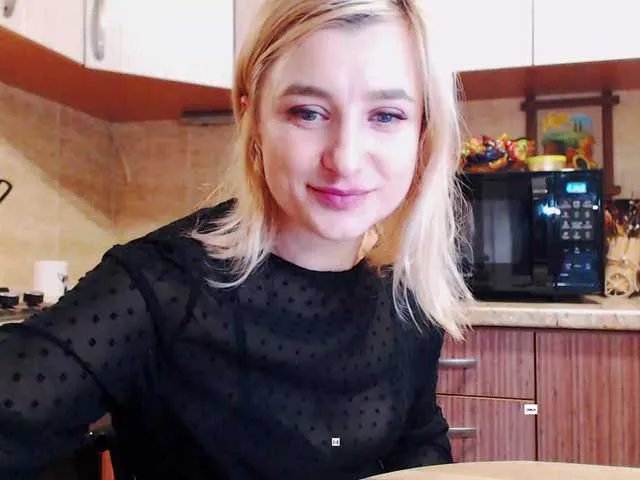 Offline alya555 on BongaCams