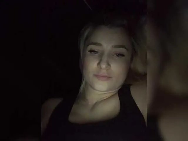 Offline alya555 on BongaCams