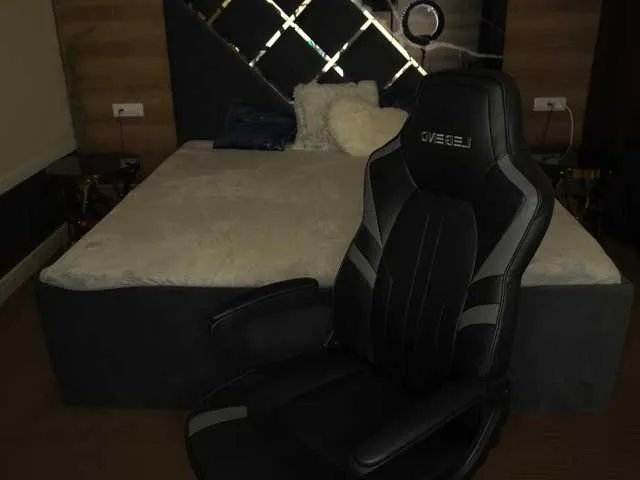 Freechat AmazonkaStarrr on BongaCams