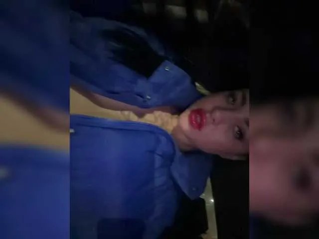 Offline angelinakisa001 on BongaCams