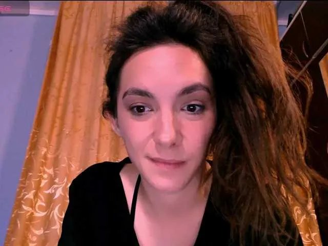 Offline bellaqueen0701 on BongaCams