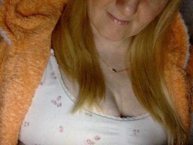 Offline BlondyVio on BongaCams