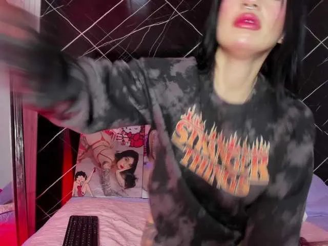 Offline candy-leila on BongaCams