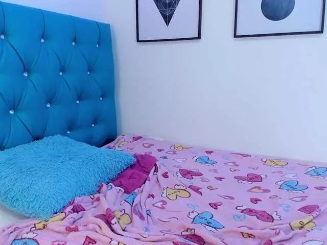 Offline candyluna on BongaCams