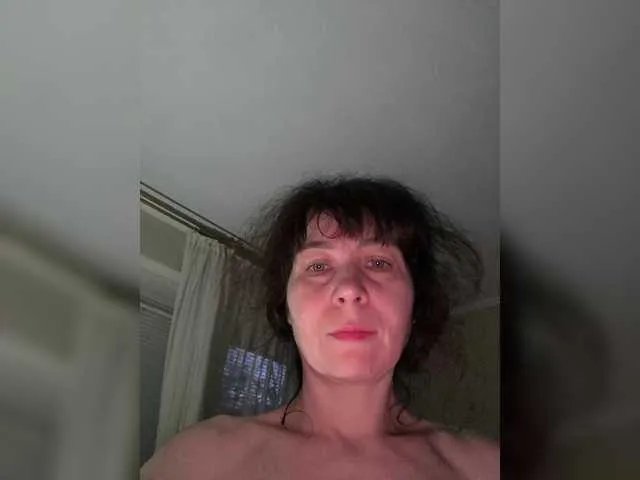 Offline caroliiine on BongaCams