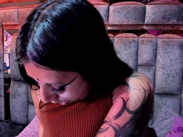 Freechat chantallthx on BongaCams