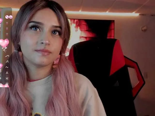 Offline Charlotte-greys on BongaCams