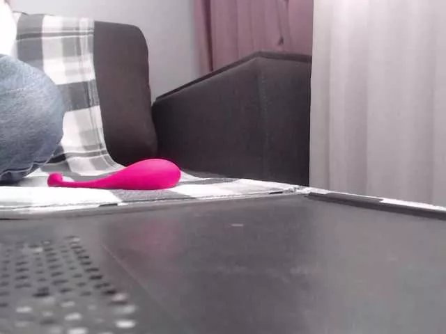 Offline Cherry-Tip on BongaCams