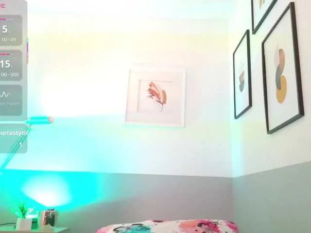 Offline cutepetitee on BongaCams