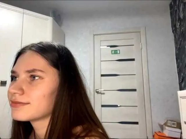 Offline ElinOroz on BongaCams