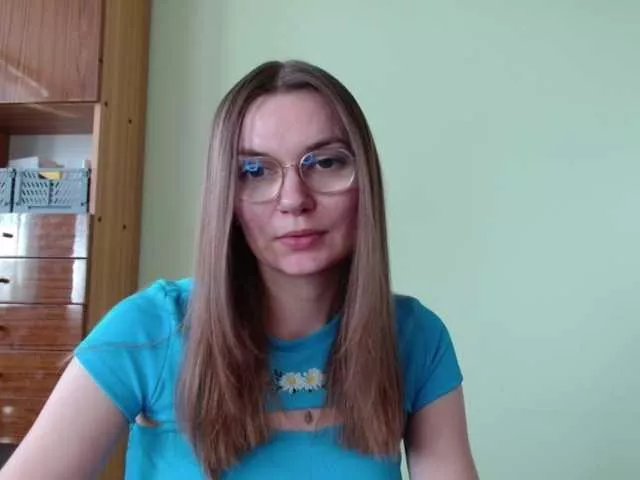 Ellyxcute on BongaCams 