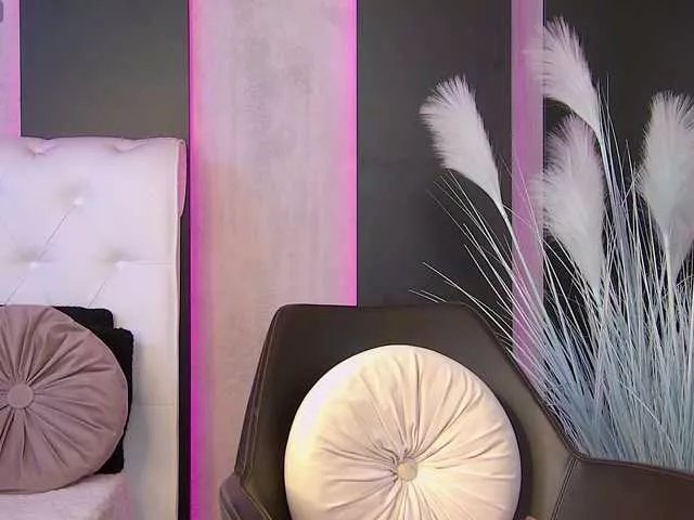 Offline EmmaWills on BongaCams