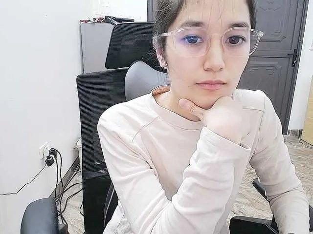 Offline Hana099 on BongaCams