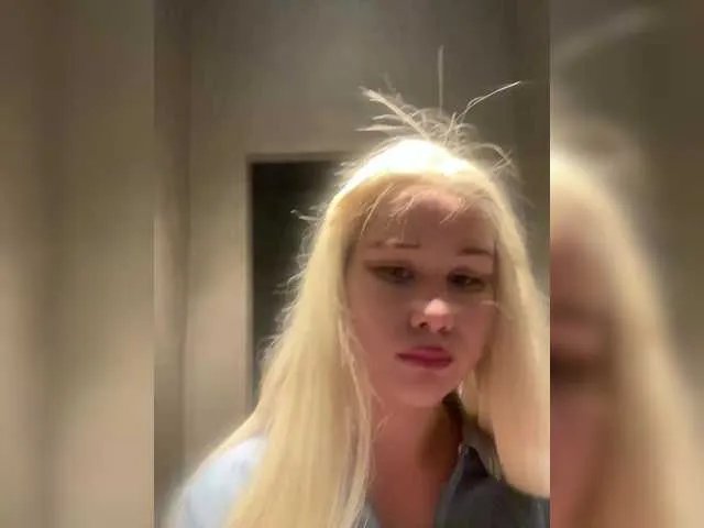 Offline HelgaBillions on BongaCams