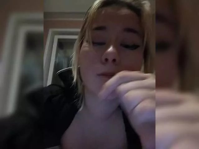 Offline HelgaBillions on BongaCams