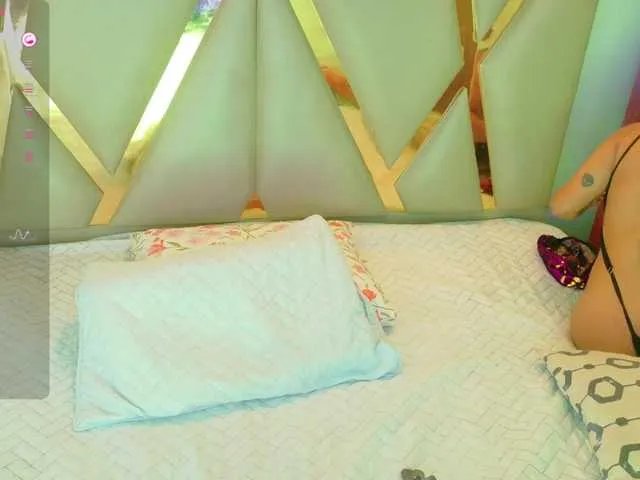 Freechat hollyvega on BongaCams