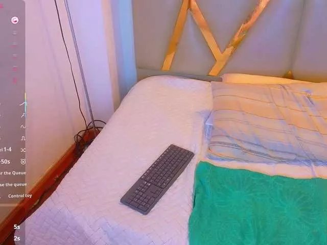 Freechat hollyvega on BongaCams