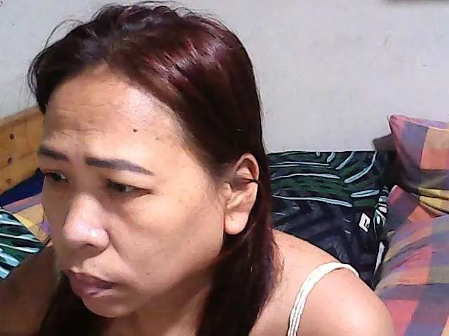 Offline holygurly69 on BongaCams