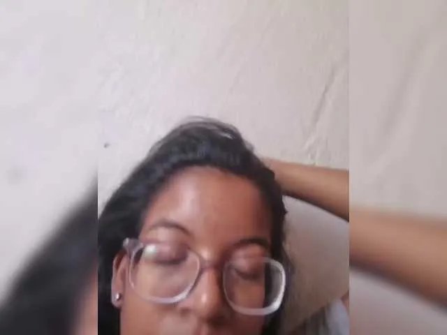 Offline IndianBeaut on BongaCams