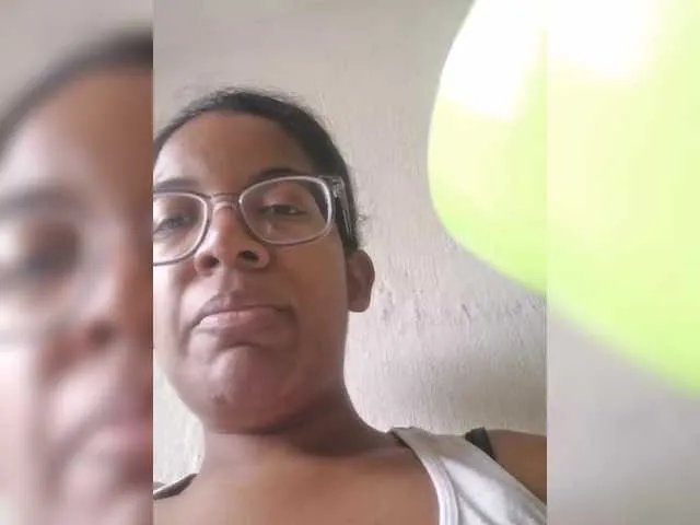 Offline IndianBeaut on BongaCams