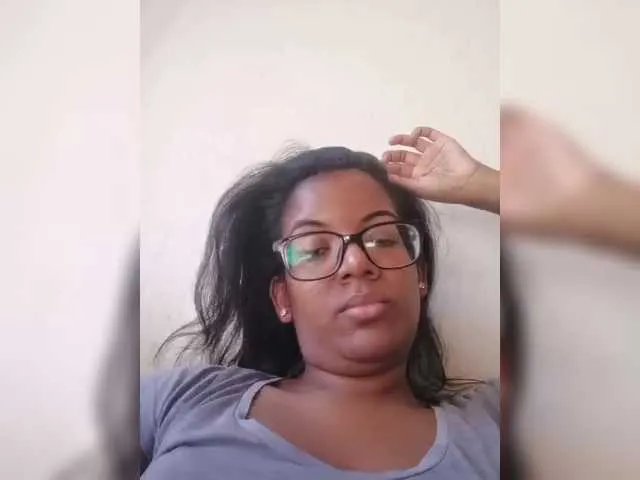 Offline IndianBeaut on BongaCams