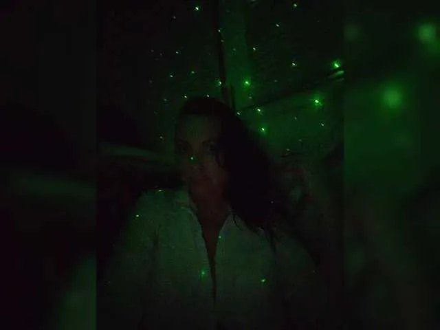 Freechat IndikaSativa007 on BongaCams