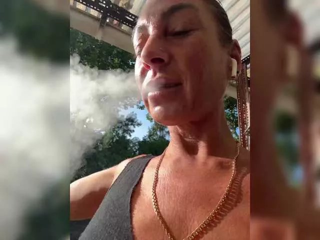 Offline IrinkaGata on BongaCams