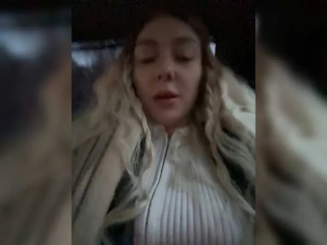 Offline Janchi- on BongaCams