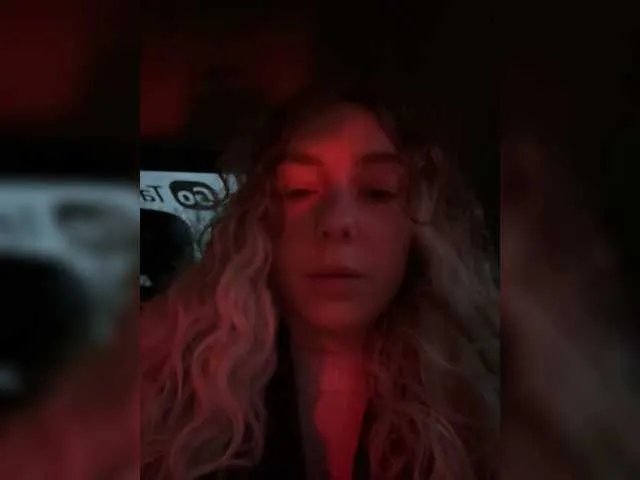 Offline Janchi- on BongaCams