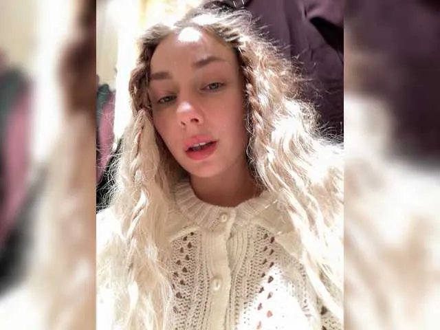 Offline Janchi- on BongaCams