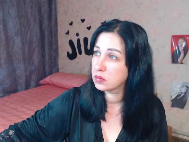 Offline JillStevens on BongaCams