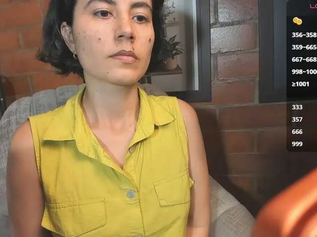 Offline katiae on BongaCams