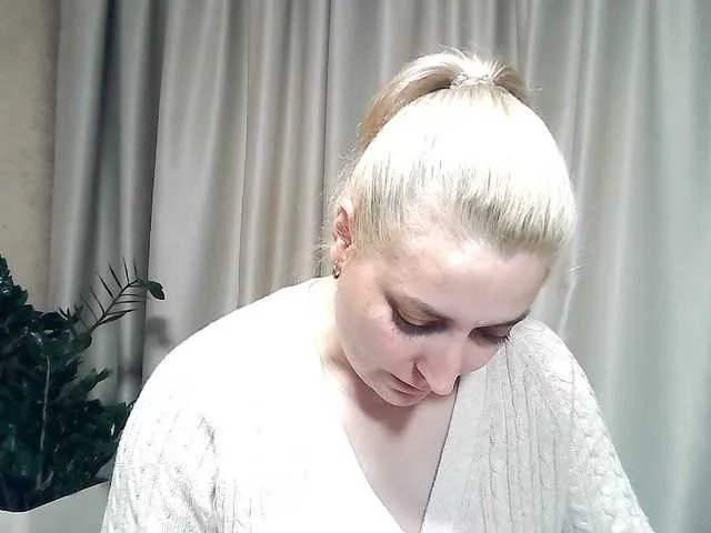 Offline KickaIricka on BongaCams