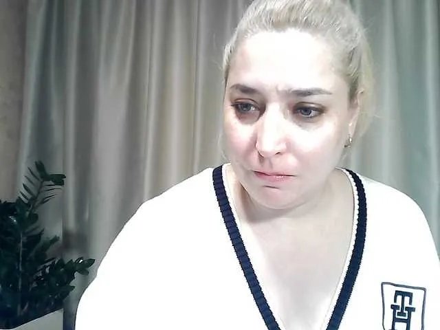 Offline KickaIricka on BongaCams