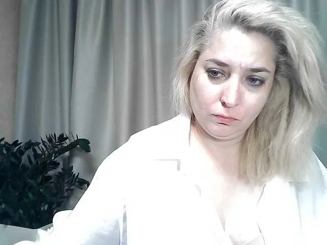 Offline KickaIricka on BongaCams