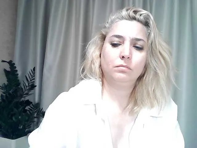 Offline KickaIricka on BongaCams