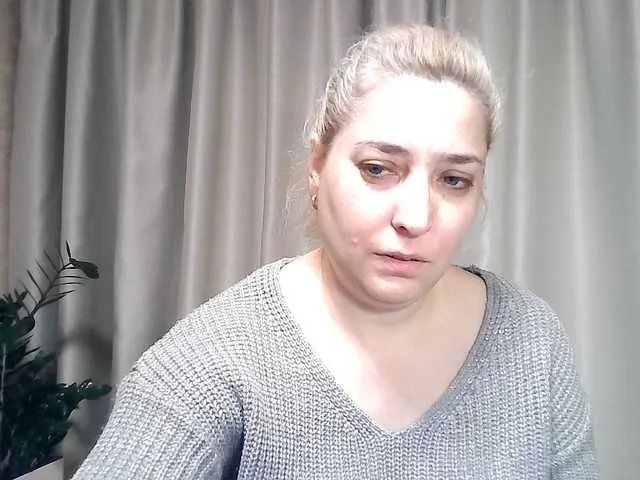 Offline KickaIricka on BongaCams