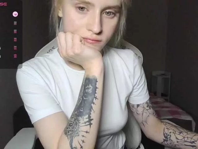 Offline kissesliza on BongaCams