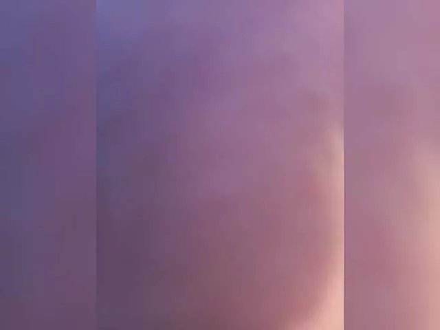 Offline Klybnichca on BongaCams