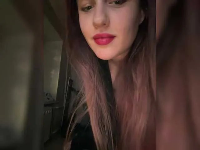 Offline L0lly-D0lly on BongaCams