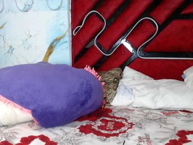 Offline Latin-caliente on BongaCams