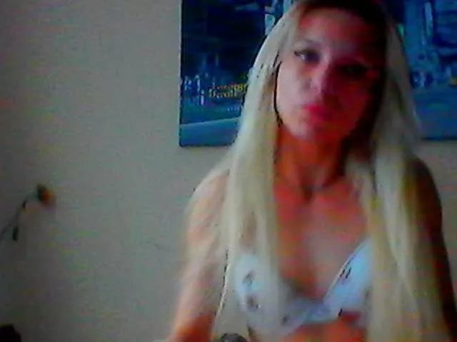 Offline Laurien on BongaCams