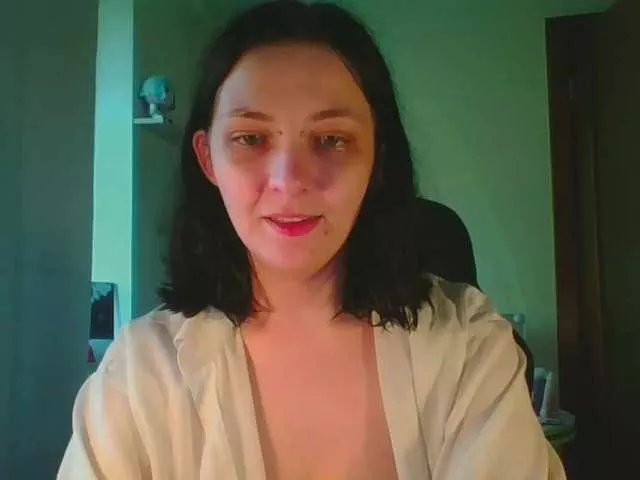 Offline Lirras on BongaCams