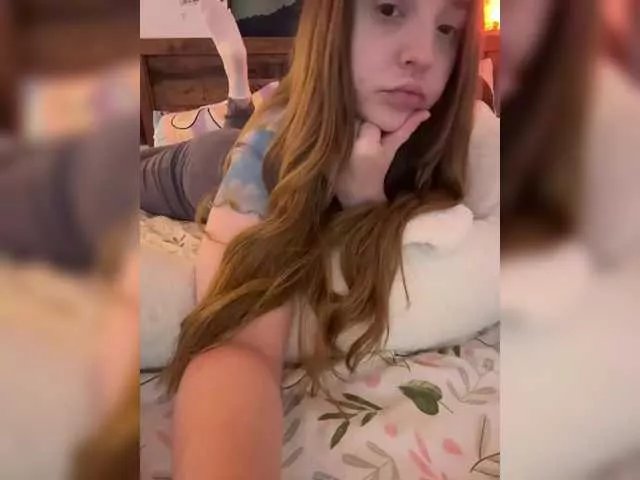 Offline LittleDelora on BongaCams