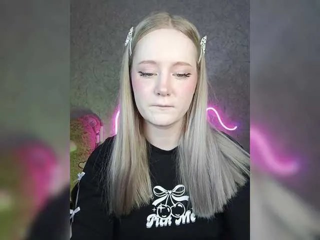 LolaMin on BongaCams