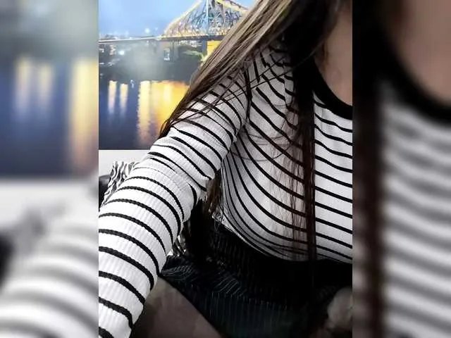 Offline Lona-S on BongaCams