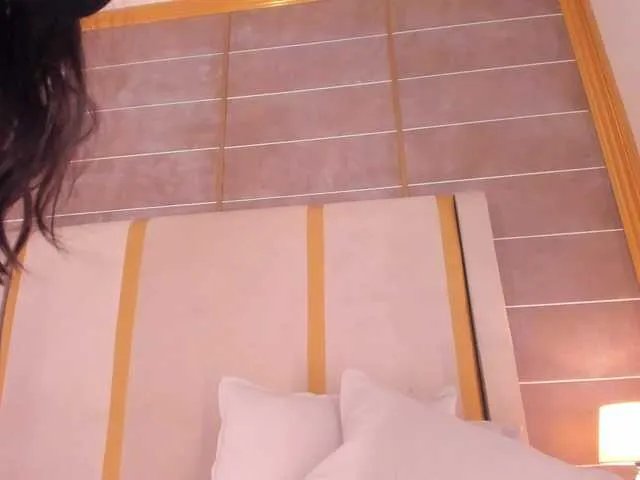 Offline lyrabellini on BongaCams