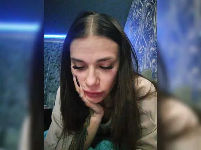 Offline MaidenCrystal on BongaCams